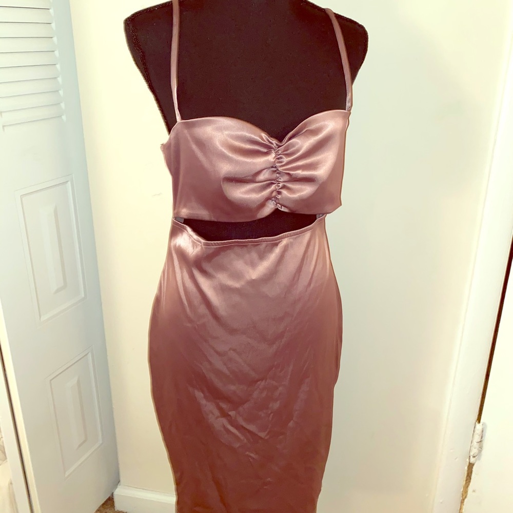 Rose gold Fashion nova dress..👸🏽